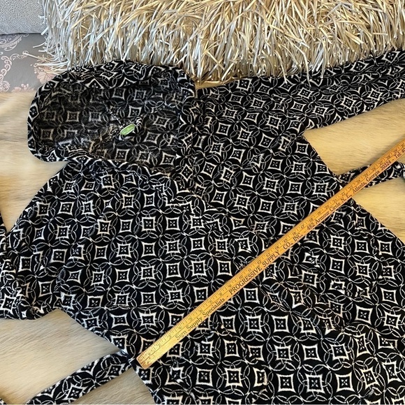 VERA BRADLEY Concerto L XL Hooded Fleece Midi Robe Black White Geometric Tie - Picture 8 of 12